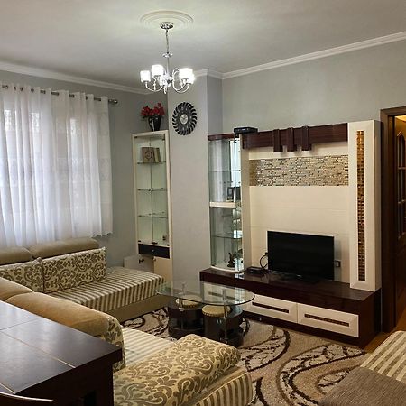Comfortable 2-Br For 4 Τίρανα Εξωτερικό φωτογραφία
