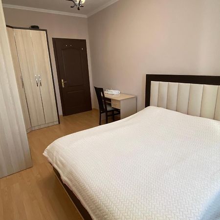Comfortable 2-Br For 4 Τίρανα Εξωτερικό φωτογραφία